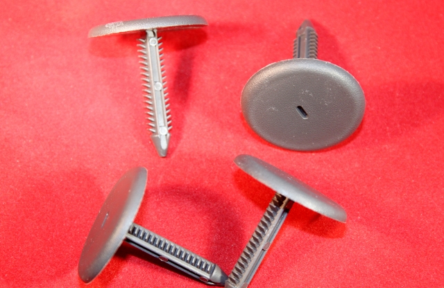 Parcel Shelf Xmas Tree Grip Clip 7mm Grey Holden